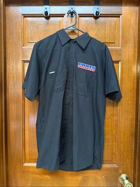 Black Short-Sleeve Work Shirt - Casual Button-Down